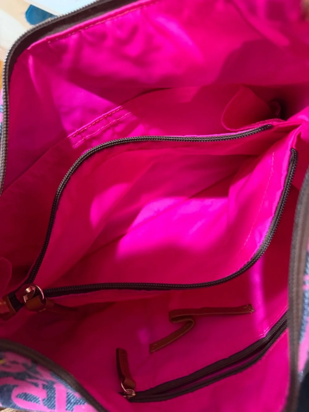 ON HOLD FOR AJAY DONT BUY! Dooney & Bourke Pink Logo Canvas Hobo - Picture 9 of 11